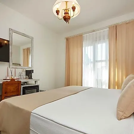 Alabora Hotel
