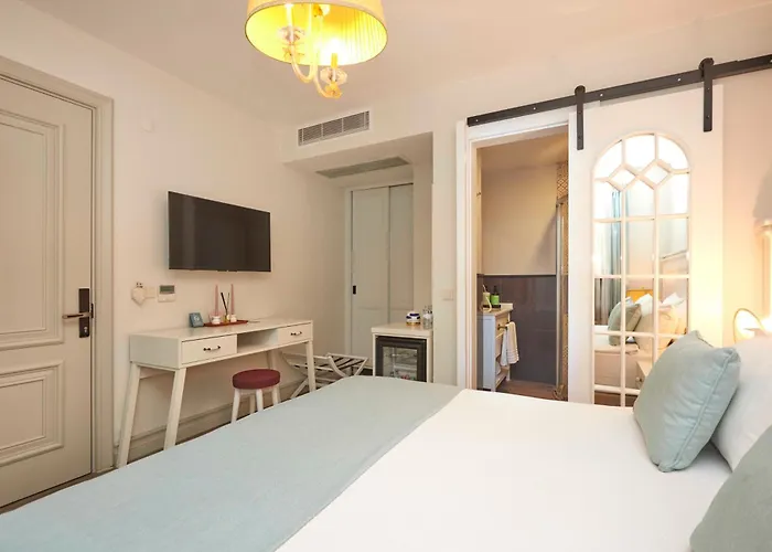 Alabora Hotel 3*
